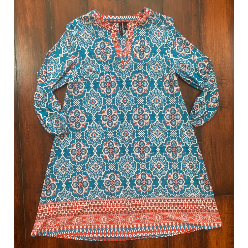 Women’s blue and orange patterned dress!